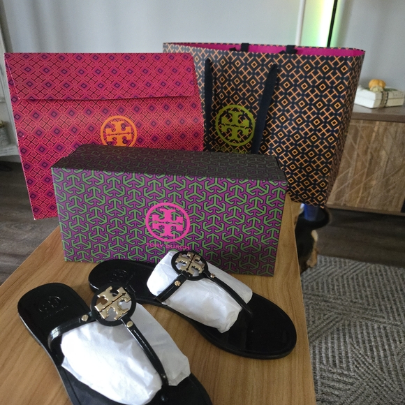 Tory Burch Black Mini Miller Thong Sandals NWT AND boxes - Picture 1 of 7